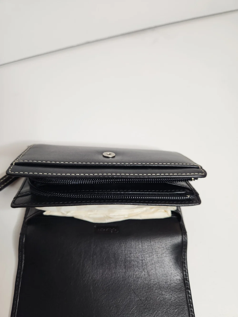 Coach Black Leather Trifold Wallet with Keychain